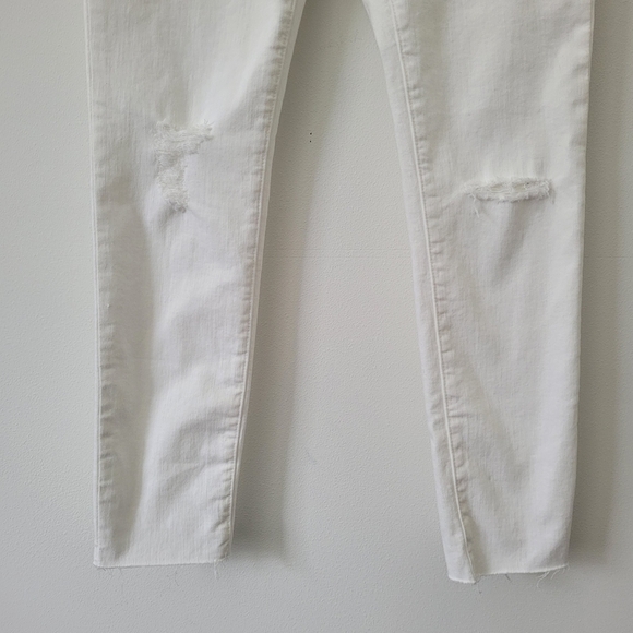 Madewell 9" High-Rise Skinny Crop Jeans in Pure White  Knee-Rip Edition Size 27 - Picture 3 of 16